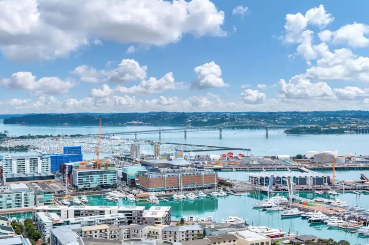 Top Floor Harbour View And Skytower View Apartment In Cbd Auckland Kültér fotó