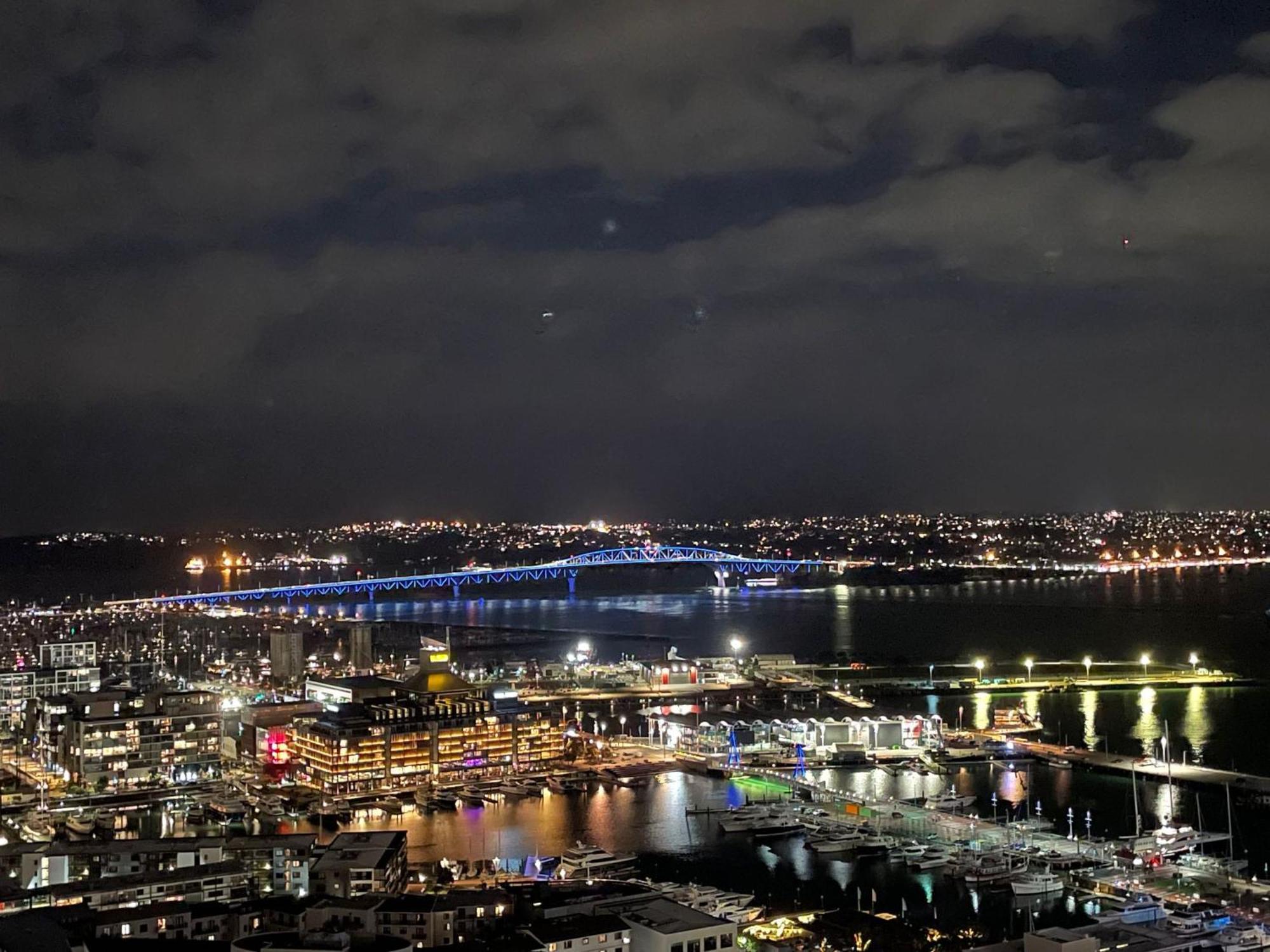 Top Floor Harbour View And Skytower View Apartment In Cbd Auckland Kültér fotó